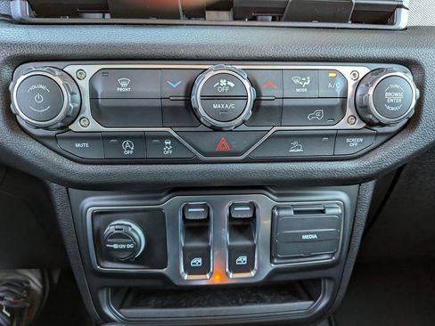 New 2026 Jeep Wrangler Sport AWD/4WD image 19