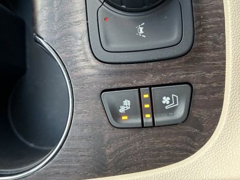 Used 2023 GMC Acadia Denali w/ Denali Ultimate Package image 36