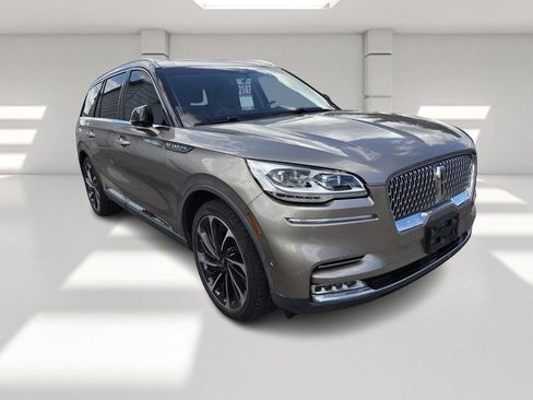 Used 2020 Lincoln Aviator Reserve w/ Equipment Group 202A AWD/4WD image 3