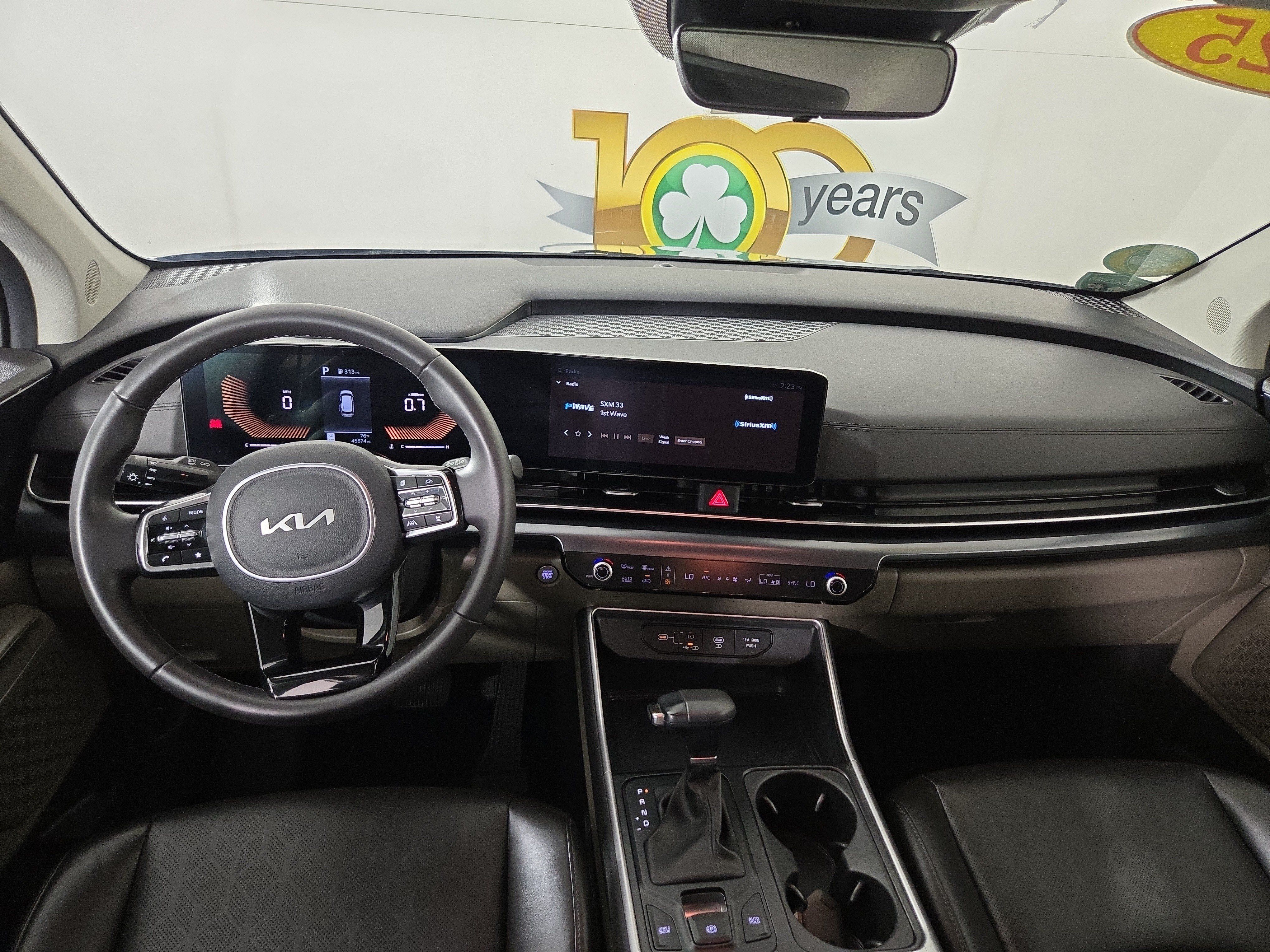 Used 2025 Kia Carnival FWD image 14