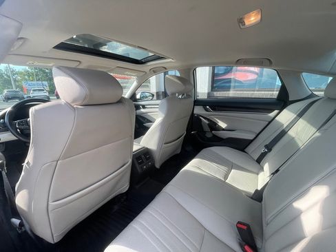 Used 2021 Honda Accord Touring image 19