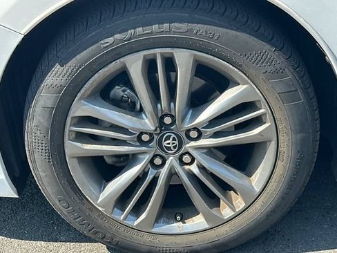 Used 2016 Toyota Camry SE FWD image 4