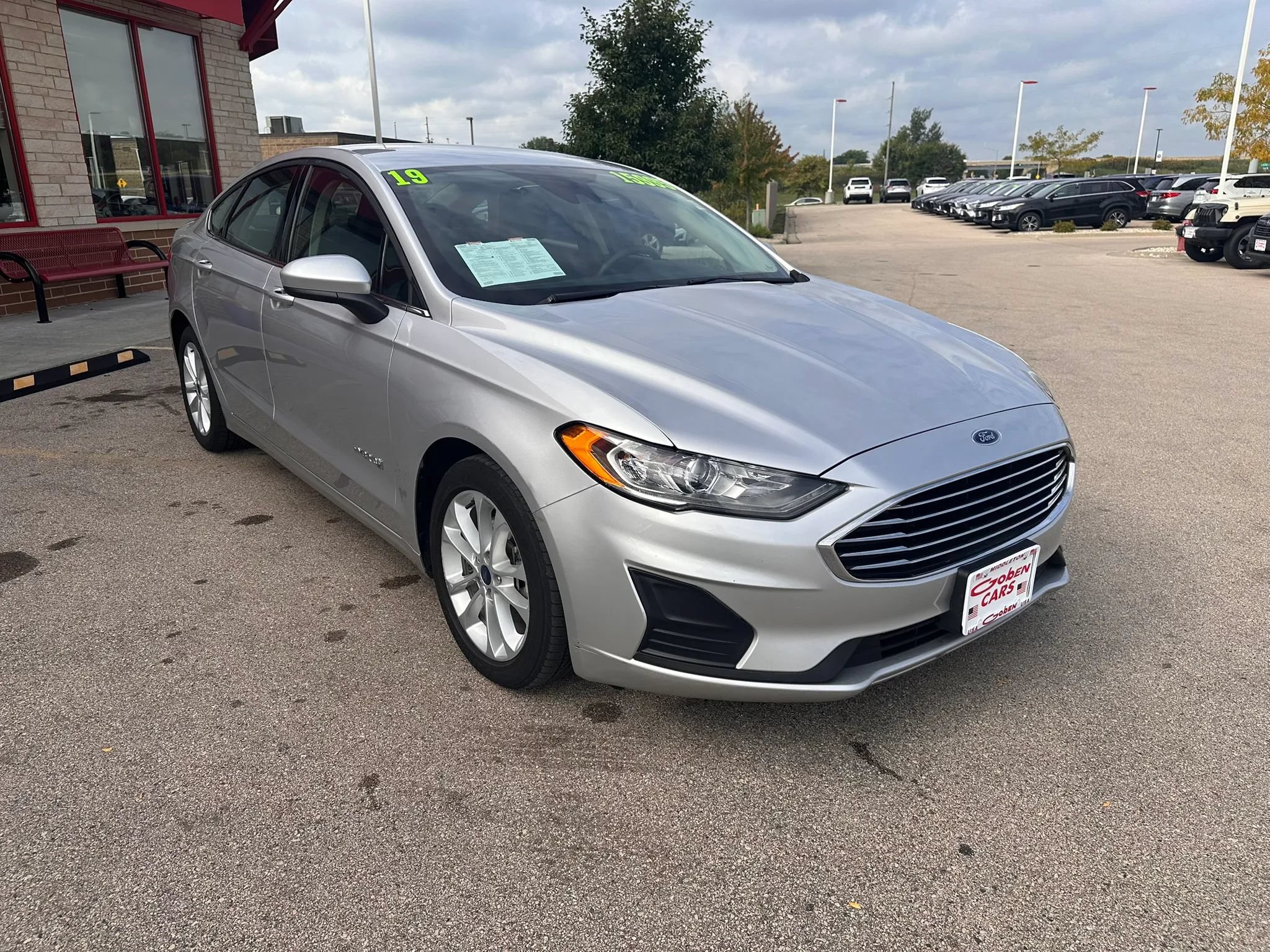 Used 2019 Ford Fusion SE FWD image 3