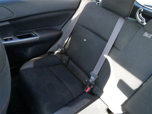 Used 2017 Subaru Crosstrek 2.0i Premium image 15