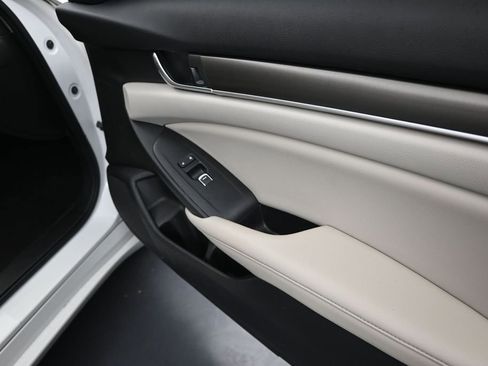 Used 2019 Honda Accord LX image 22