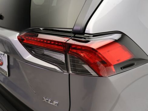 Used 2023 Toyota RAV4 XLE Premium FWD image 9
