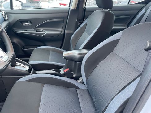 Used 2025 Nissan Versa SV image 27