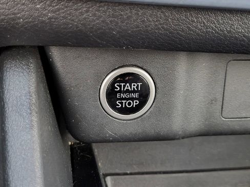 Used 2023 Nissan Rogue SV image 15