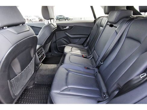 Used 2019 Audi Q8 Premium Plus w/ Premium Plus AWD/4WD image 7
