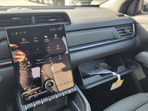 New 2026 GMC Terrain AT4 w/ Convenience Package III image 33