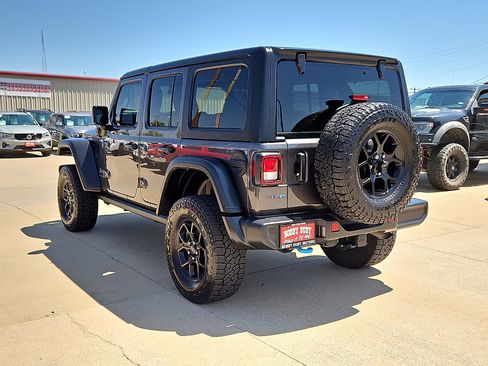 Used 2024 Jeep Wrangler Unlimited AWD/4WD image 2