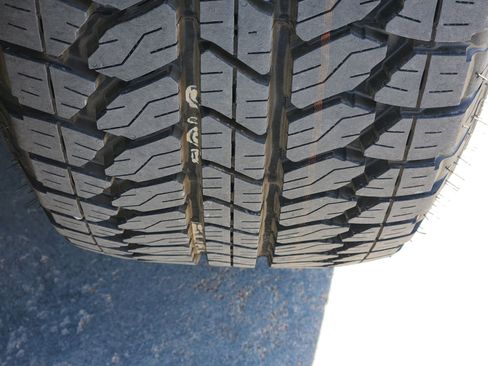 New 2026 GMC Sierra 1500 SLT w/ SLT Premium Package image 16