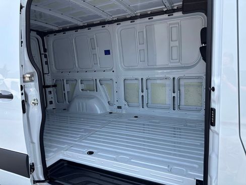 Used 2025 Mercedes-Benz Sprinter 2500 image 18