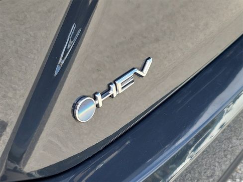 Used 2025 Toyota Camry LE image 7