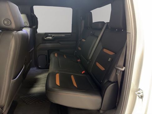 Used 2025 GMC Sierra 3500 AT4 w/ Technology Package AWD/4WD image 16