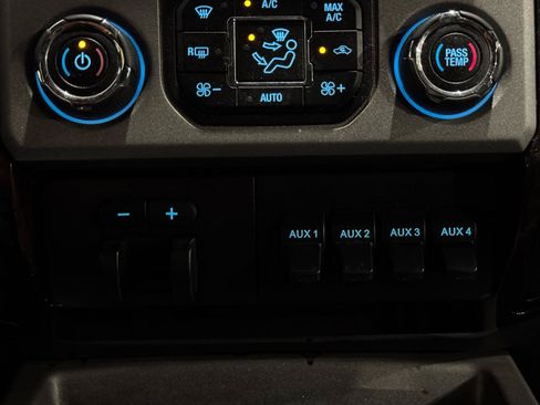 Used 2016 Ford F350 Platinum AWD/4WD image 6