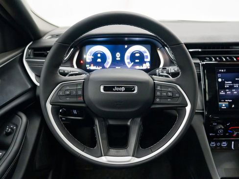 New 2025 Jeep Grand Cherokee Laredo X w/ Luxury Tech Group I image 14