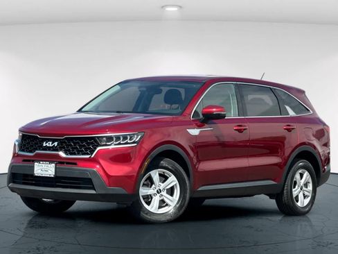 Used 2023 Kia Sorento LX AWD/4WD image 1
