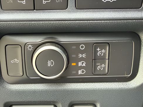 Certified 2021 Ford F150 Lariat AWD/4WD image 17