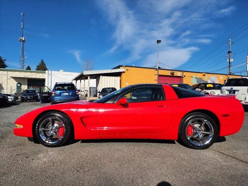 Used 2002 Chevrolet Corvette Coupe w/ Preferred Equipment Group2 image 9