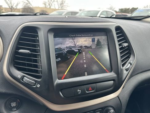 Used 2018 Jeep Cherokee Limited w/ High Altitude Package image 28