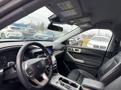 Used 2023 Ford Explorer XLT w/ Equipment Group 202A image 10
