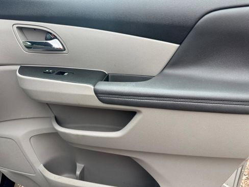 Used 2015 Honda Odyssey EX image 25