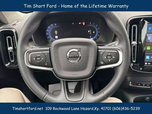 Used 2023 Volvo XC40 B5 Plus w/ Protection Package Premier image 17