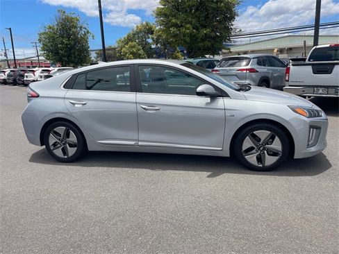 Used 2020 Hyundai Ioniq SEL image 4