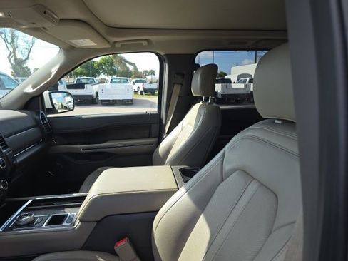 Used 2020 Ford Expedition Limited w/ Equipment Group 301A image 8