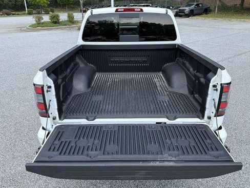 Certified 2025 Nissan Frontier SV RWD image 29