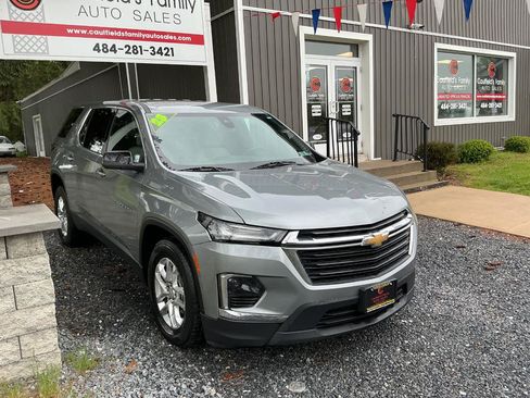 Used 2023 Chevrolet Traverse LS AWD/4WD image 3