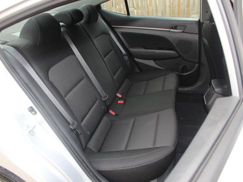 Used 2017 Hyundai Elantra Value Edition image 37