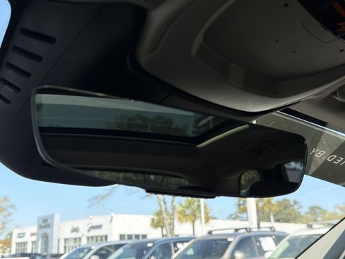 Certified 2025 Volvo XC60 B5 Plus w/ Climate Package image 27