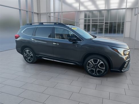 Used 2024 Subaru Ascent Touring image 10
