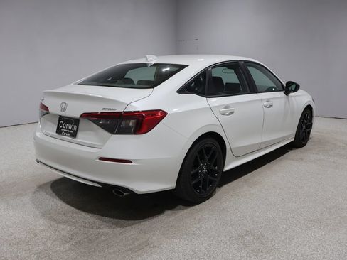 Used 2024 Honda Civic Sport image 2