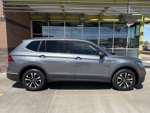 Used 2022 Volkswagen Tiguan S FWD image 9
