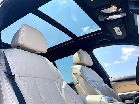 Used 2022 BMW X5 sDrive40i w/ M Sport Package RWD image 14