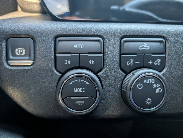 Used 2024 Chevrolet Silverado 1500 LT AWD/4WD image 26