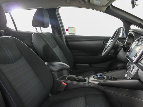 Certified 2025 Nissan Leaf S image 17