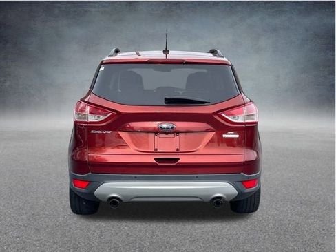 Used 2016 Ford Escape SE w/ Equipment Group 201A image 4