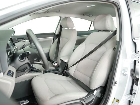 Used 2019 Hyundai Elantra SEL FWD image 39
