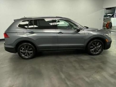 Used 2023 Volkswagen Tiguan SE AWD/4WD image 8