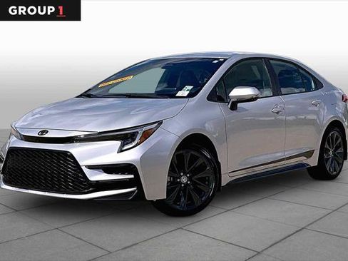 Certified 2026 Toyota Corolla SE FWD image 1