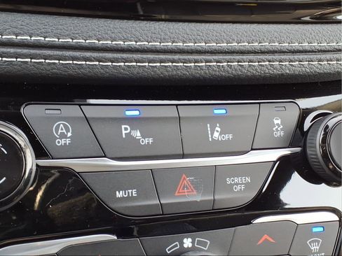 New 2026 Chrysler Pacifica Limited image 22