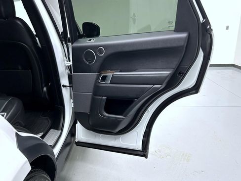 Used 2019 Land Rover Range Rover Sport HSE AWD/4WD image 17