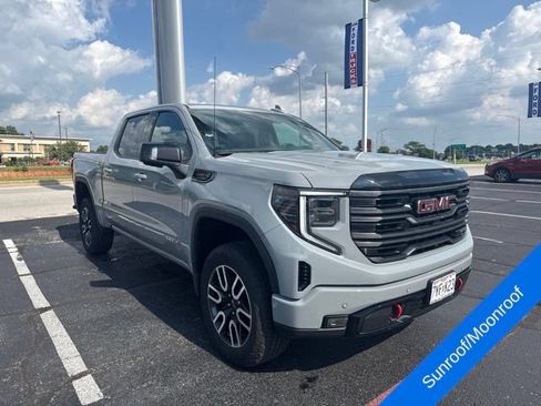 Used 2025 GMC Sierra 1500 AT4 w/ Technology Package AWD/4WD image 3