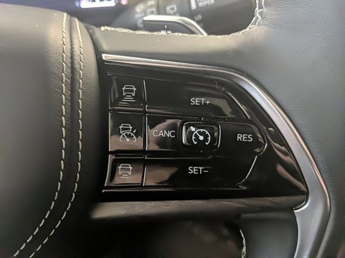 Used 2021 Jeep Grand Cherokee L Overland w/ Luxury Tech Group IV image 21