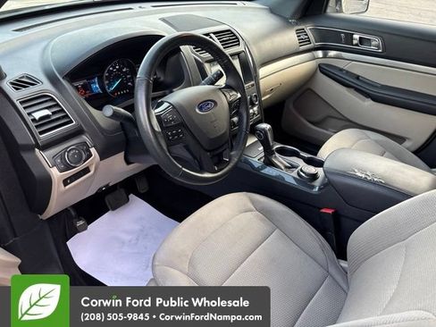 Used 2018 Ford Explorer XLT w/ Equipment Group 201A AWD/4WD image 11