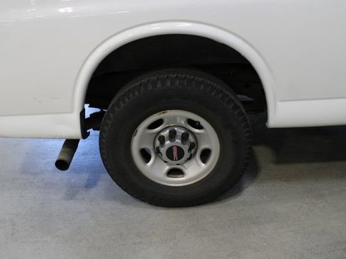 Used 2018 GMC Savana 2500 Extended RWD image 36